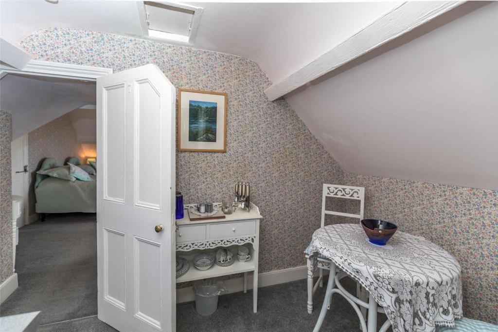 Pendyffryn Manor Bed & Breakfast Little Haven Exterior foto